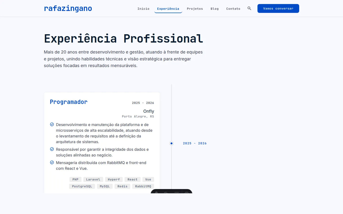 Página de experiência profissional do site, com a linha do tempo de cargos alternando dos dois lados de um trilho vertical.